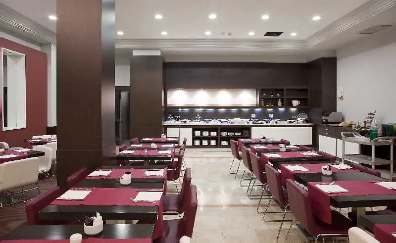 Ilunion Suites Madrid 4*,