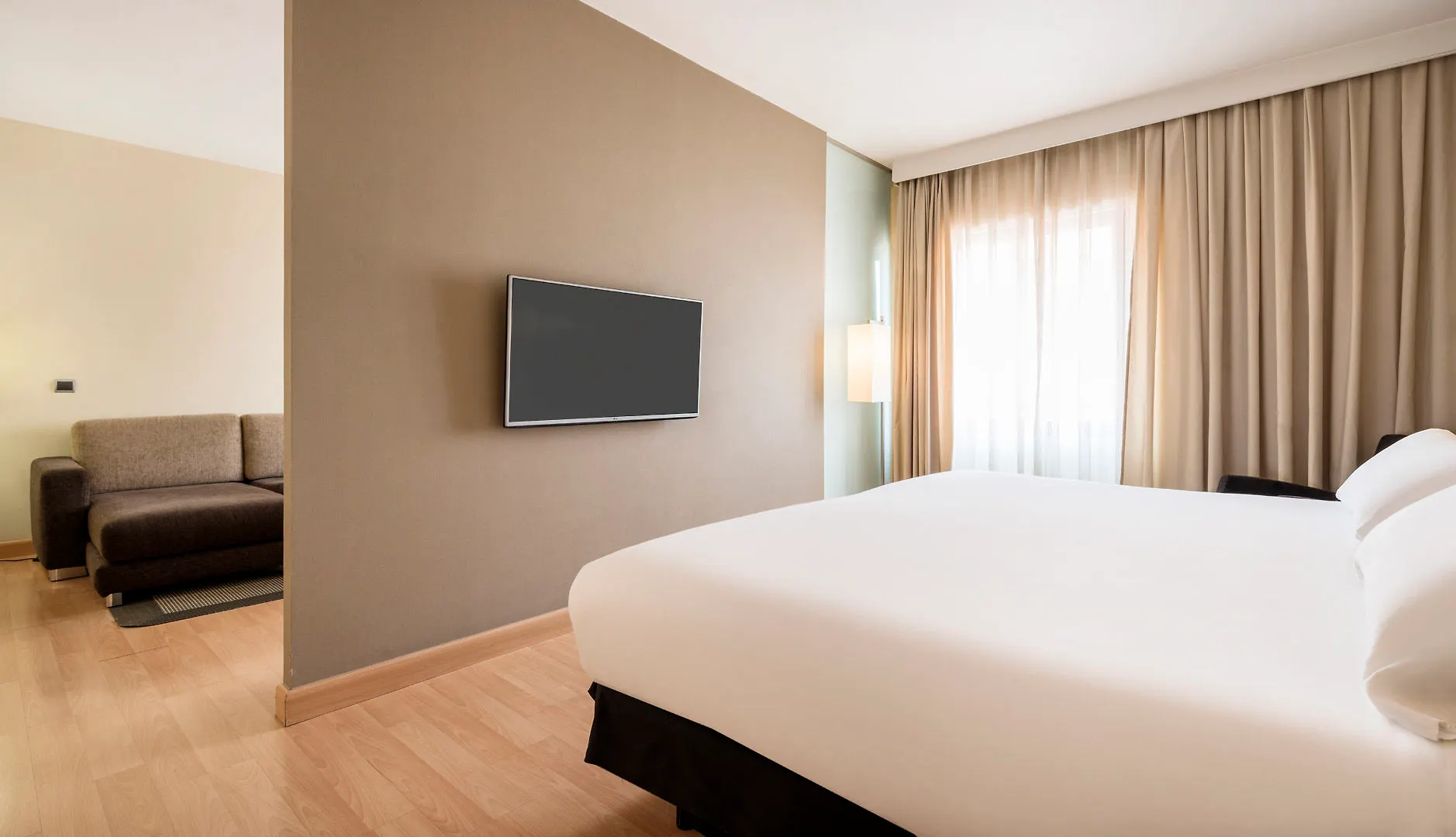 **** Hotel Ilunion Suites Madrid Spain